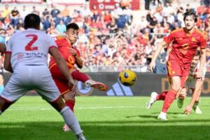 Roma-Monza 1-0, gol di El Shaarawy al 90′ e Mourinho espulso