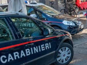 Roma, entra in chiesa durante la messa e minaccia di far esplodere bombola: arrestato