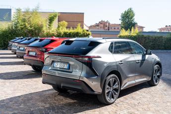 Toyota, con bZ4X al via l’offensiva sull’elettrico ‘puro’