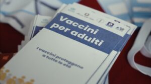 Vaccini, esperti: “Proteggere fragili già in ospedale con anti-influenza e zoster”