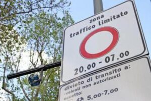 Ztl Roma, Gualtieri: “Slitta di alcuni mesi accensione varchi”