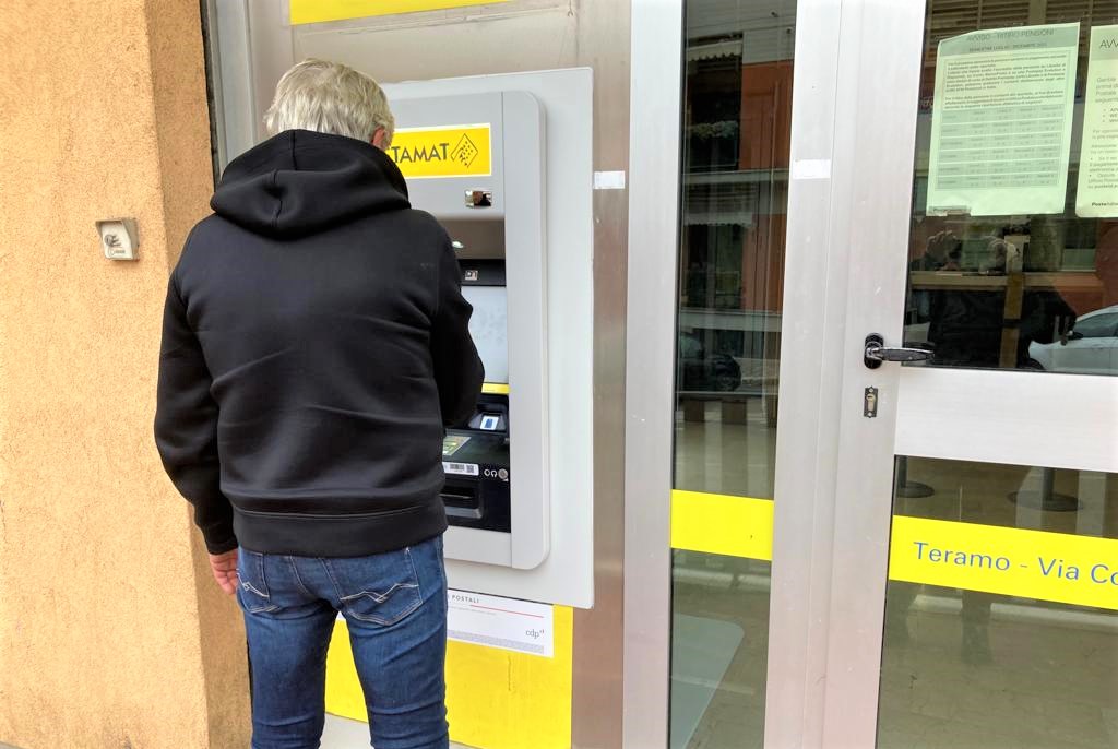 Poste, a Teramo nuovo atm postamat per l’ufficio di via Cona