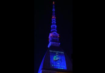 Atp Finals Torino 2023, l’omaggio a Djokovic sulla Mole