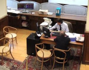 Bancari, contratto firmato: 435 euro di aumento e riduzione orario di lavoro