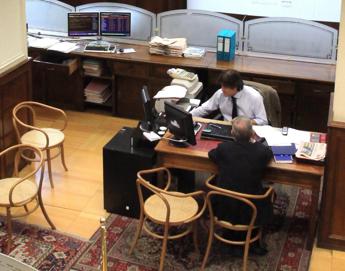 Bancari, contratto firmato: 435 euro di aumento e riduzione orario di lavoro