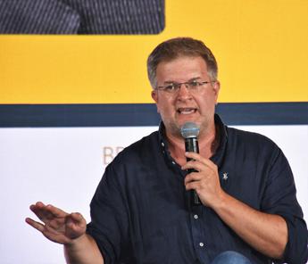 Carburanti, Fidanza: “Non solo elettrico, ragionare in termini Lca”