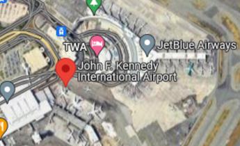 Cavallo si libera su un aereo, serve atterraggio d’emergenza