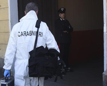 Femminicidio Andria, uccide la moglie davanti ai figli e chiama i carabinieri: “Sono stato io”