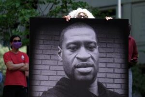 George Floyd, accoltellato in carcere l’ex agente che lo uccise