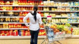 Inflazione stabile a luglio: +1,7% su anno. Carrello spesa più caro