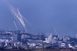 Israele, Usa: “Ancora nessun accordo su ostaggi”. Msf: “Attaccato nostro convoglio Gaza”