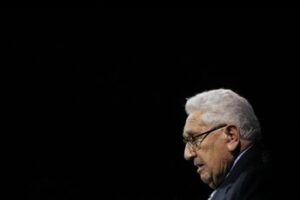 Kissinger e l’oscuro avvertimento a Moro: “Stop compromesso storico o la pagherà cara”