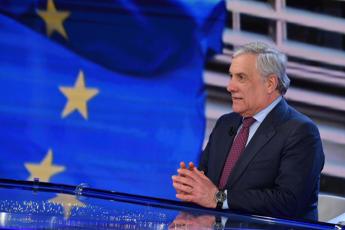 Migranti, Tajani: “Niente navi ong in Albania, intesa non viola diritto Ue”