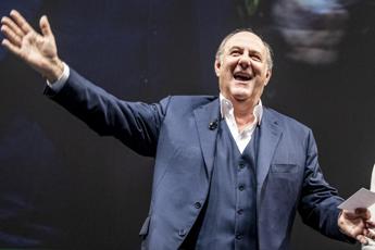 Natale, Gerry Scotti annuncia: “C’è una sorpresa per voi”