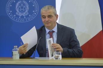 Pensioni medici, Fazzolari: “Quelle di vecchiaia non saranno penalizzate”