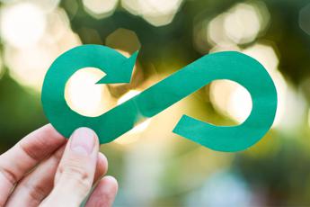 Rifiuti, report sullo Stato della Green Economy: “Italia fra le migliori in Ue su economia circolare”