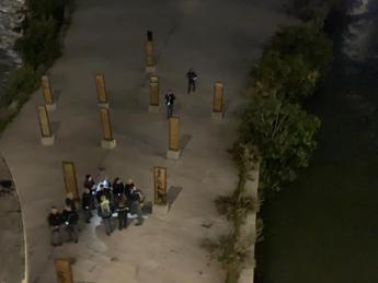 Roma, cade da ponte Garibaldi: morto ragazzo