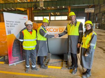 Schneider Electric sigla una partnership con ArcelorMittal: acciaio low-carbon per ridurre l’impatto ambientale dei prodotti