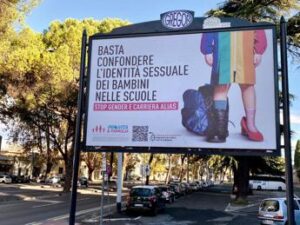 Scuola. Pro Vita Famiglia: No a educazione affettiva arcobaleno