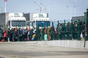 Ucraina, fuga dalla guerra: 20mila scappati all’estero per non combattere