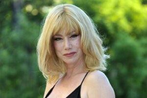 Violenza su donne, Nancy Brilli protagonista campagna Regione Lazio: “Sabato non sarò in piazza”