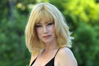 Violenza su donne, Nancy Brilli protagonista campagna Regione Lazio: “Sabato non sarò in piazza”