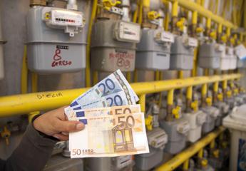 Bolletta luce, prezzi in calo con mercato tutelato: -10,8% nel primo trimestre 2024