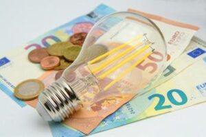 Bollette luce, ok a nuove norme: ecco chi resta nel mercato tutelato