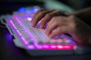 “Cultura Incel viaggia indisturbata sul web”, Morcellini lancia l’allarme