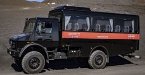 Daimler Truck Italia e Tomassini Style consegnano due Unimog Autobus Fuoristrada alle Funivie dell’Etna
