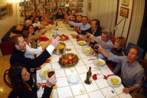 Il cardiologo, ‘a Natale no a rinunce a tavola ma buonsenso, cene light dopo lauti pranzi’