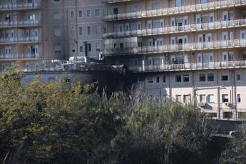 Incendio ospedale Tivoli, aperta indagine interna: impianto antincendio e piano evacuazione, cosa sappiamo