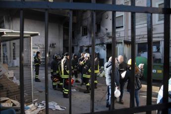 Incendio ospedale Tivoli, eseguite autopsie. Questura: “Al momento no indagati”