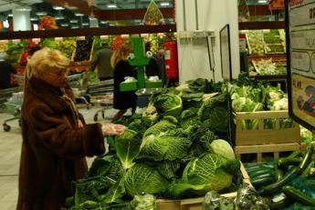 Inflazione, a novembre giù a 0,7%: livelli vicini a febbraio 2021