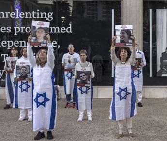 Israele-Hamas, alta tensione su ostaggi. Germania e Gb: “Necessario cessate fuoco sostenibile”
