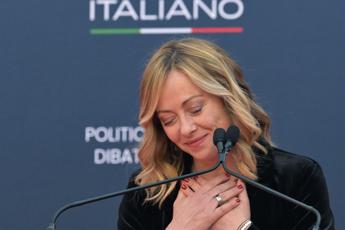 Meloni: “Centrodestra unito da 30 anni. Schlein non insulti nostri ospiti”