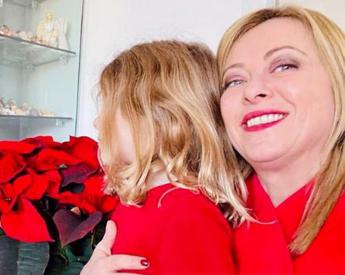 Meloni influenzata, recita figlia e poi tampone Covid negativo