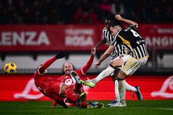 Monza-Juve 1-2, vittoria al fotofinish e Allegri è primo in classifica