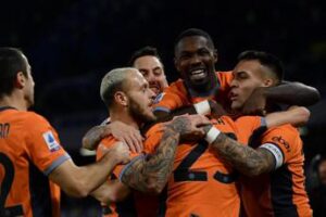 Napoli-Inter 0-3, tris nerazzurro e Inzaghi torna primo