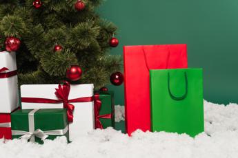 Natale, i regali rendono più felici l’86% dei dipendenti: ecco i 5 più desiderati