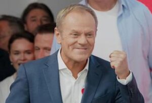 Polonia, Tusk eletto nuovo premier: “Sistemeremo ogni cosa insieme”