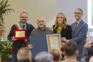 Zio Mamo premiato dalla camera di commercio per i 118 anni di attività