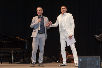 Solidarietà e spettacolo. oltre 700 manager a teatro per sostenere le associazioni umanitarie del veneto