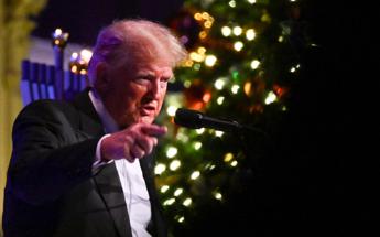 Trump augura Buon Natale a Biden e avversari: “Che marciscano all’inferno”