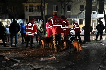 Ucraina, Russia risponde ad attacco su Belgorod: droni e missili su Kharkiv