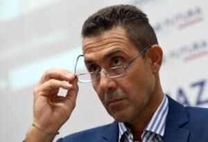 Vannacci indagato per istigazione all’odio razziale. Lega: “Inchieste sono medaglie”