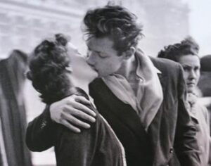 Addio a Francoise Bornet, protagonista del ‘Bacio’ di Doisneau: aveva 93 anni