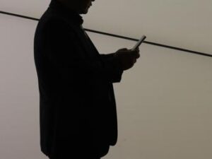 Altroconsumo: il riconoscimento facciale dello smartphone può essere ingannato in 1 caso su 4