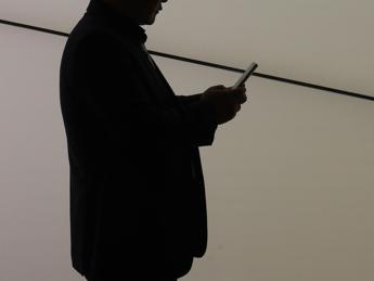 Altroconsumo: il riconoscimento facciale dello smartphone può essere ingannato in 1 caso su 4