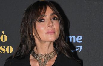 Ambra Angiolini contro deriva social: “Blocco quelli che non rispettano lavoro e regole”‘